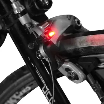Yüksek Parlaklık kırmızı bisiklet arka ışık otomatik fren algılama bisiklet ışığı akıllı Bisiklet fren lambası dahili CR1025 pil yüksek