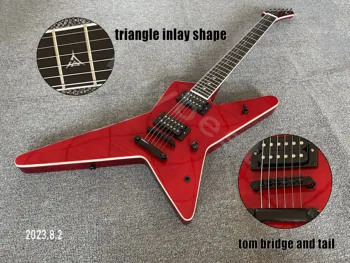 Elektro Gitar Şeffaf Kırmızı Renk Alev Üst Abanoz Klavye Üçgen Kakma Şekli Tek Beyaz Bağlama Siyah Parçaları
