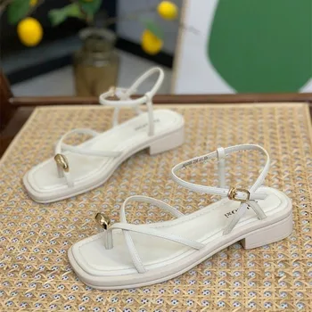 Kadın Sandalet Burnu açık Düşük Topuk Kare Kafa kaymaz Rahat plaj ayakkabısı Toka Tasarımcı Yeni Roma Ayakkabı Kapağı Ayak kadın ayakkabısı
