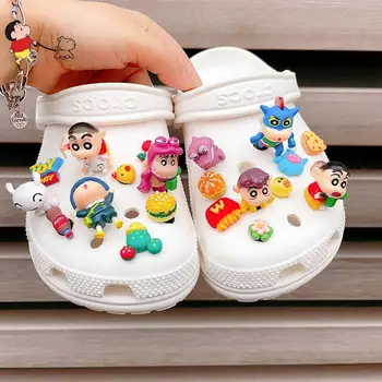 Ayakkabı tokası Karikatür Anime Mum Boya Shin-Chans Yaratıcı Kawaii Boochans Ayakkabı Dıy Aksesuar Dekorasyon Sevimli doğum günü hediyesi