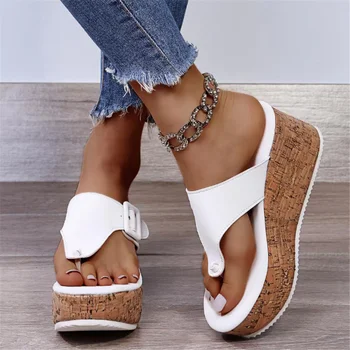 2023 Yeni Yaz Platformu Takozlar Terlik Kadın Kemer Tokası Kalın Taban Sandalet Kadın Flip-flop Açık Bayanlar Rahat plaj ayakkabısı