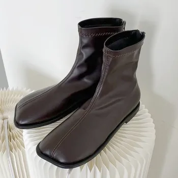Kış Flats yarım çizmeler 2023 Yeni Kadın rahat ayakkabılar Moda Fermuar Chelsea Çizmeler Kare Ayak Goth Gladyatör Motosiklet Botas